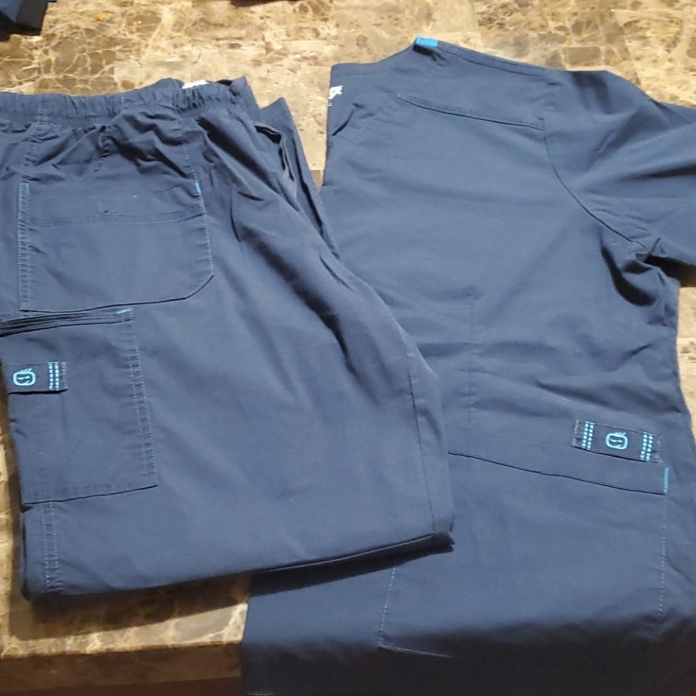 Wonderflex scrub set